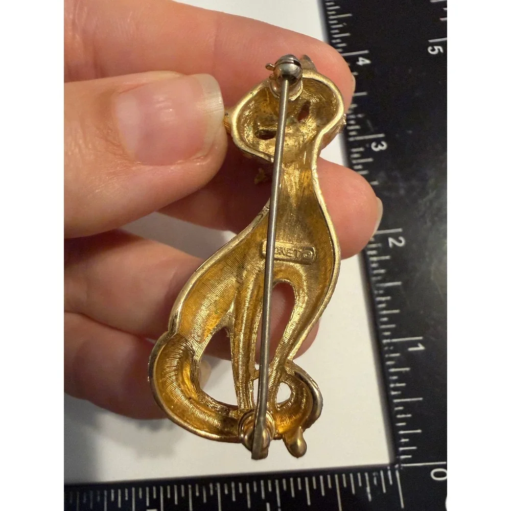 Vintage Monet Gold Tone Textured Sitting Cat Brooch Pin Mid Century Modern Style